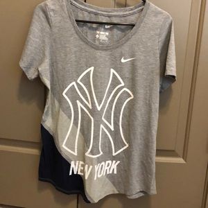 New York Yankees shirt